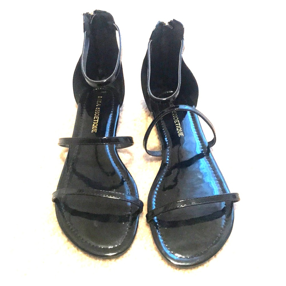 NWOT LOLA SHOETIQUE black sandals 🤍